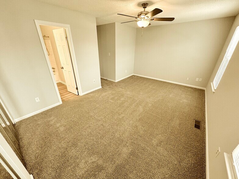 Building Photo - 700 Wolftrap Ln