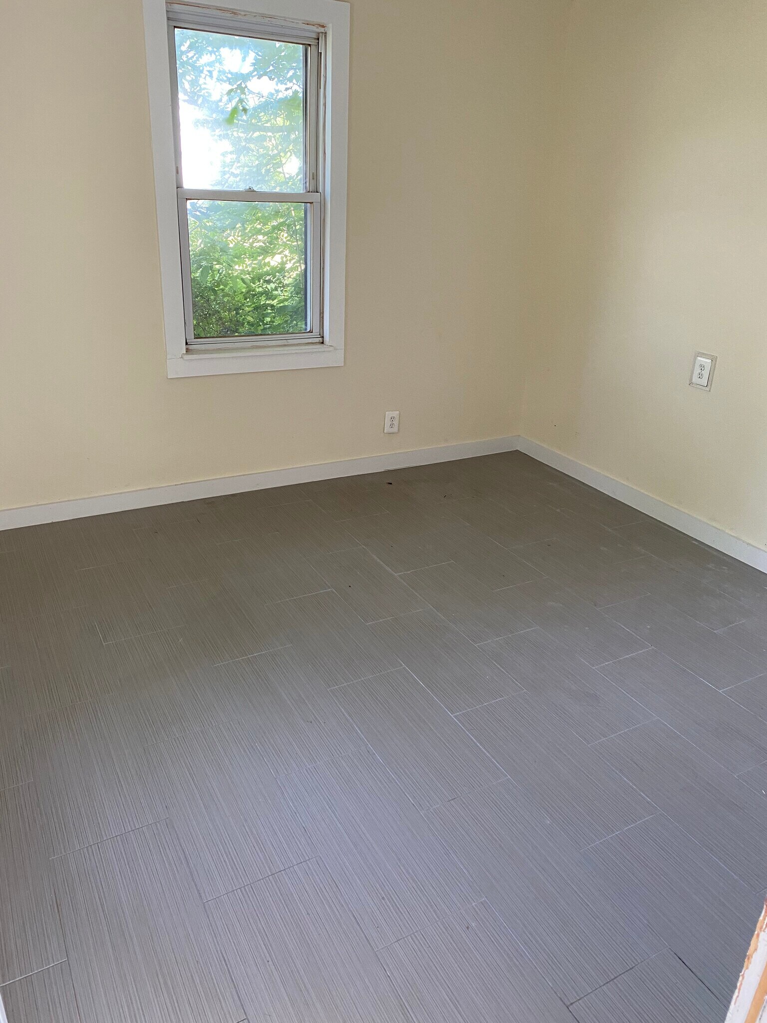 Building Photo - 208 W Adams Ave