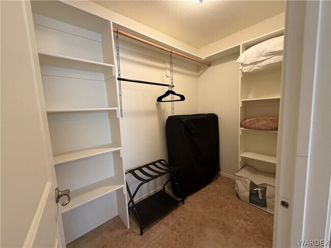 Building Photo - 2416 N Ridge Ave