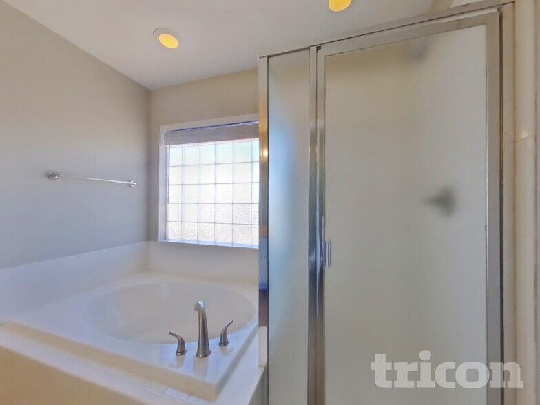 Building Photo - 13829 Josephine Ct