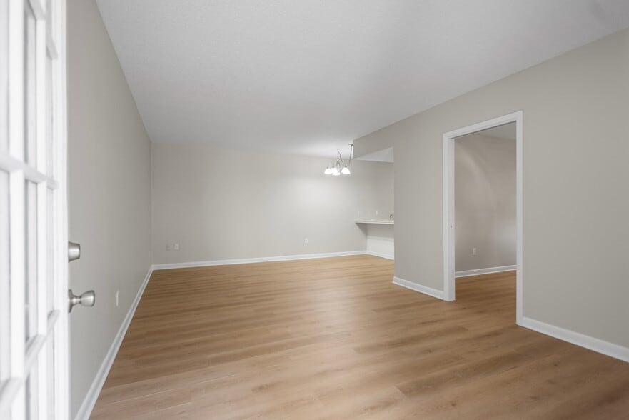 Building Photo - 901 Raguet St