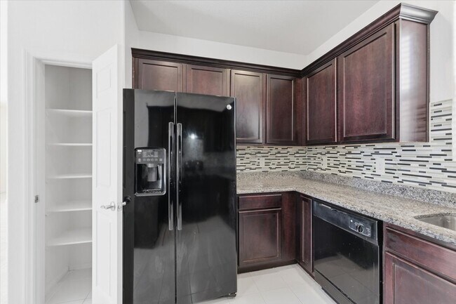 Building Photo - 752 Looking Bear Ct