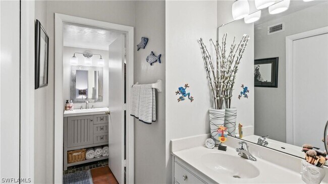 Building Photo - 3350 N Key Dr