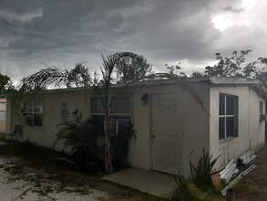 Building Photo - 2170-2172 Davis Court