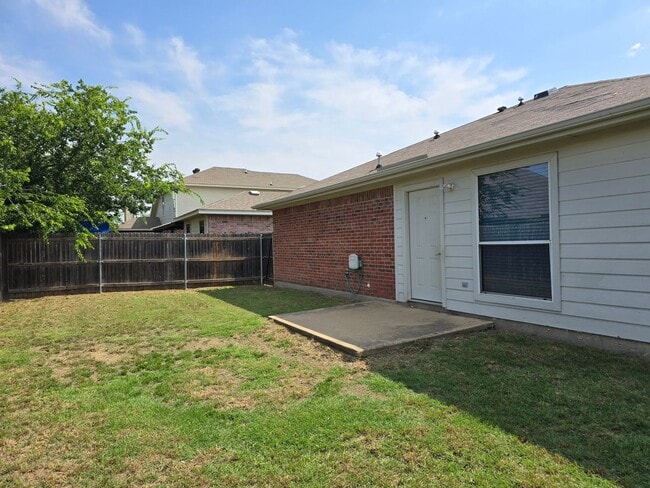 Building Photo - 8205 3 Bars Dr