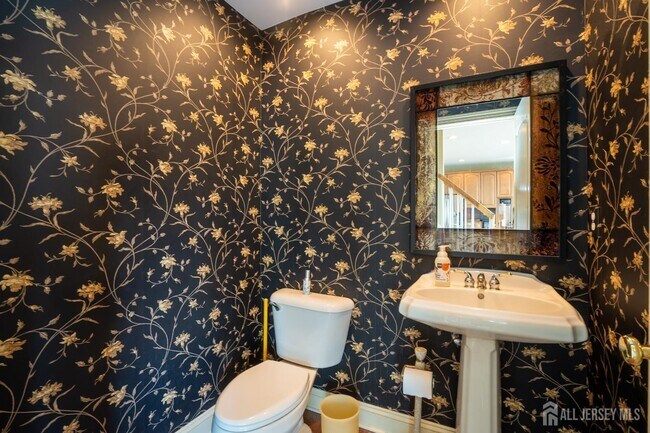 Building Photo - 19 Meadowlark Dr