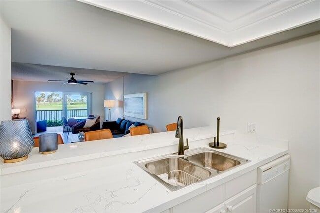 Building Photo - 5601 NE Gulfstream Way