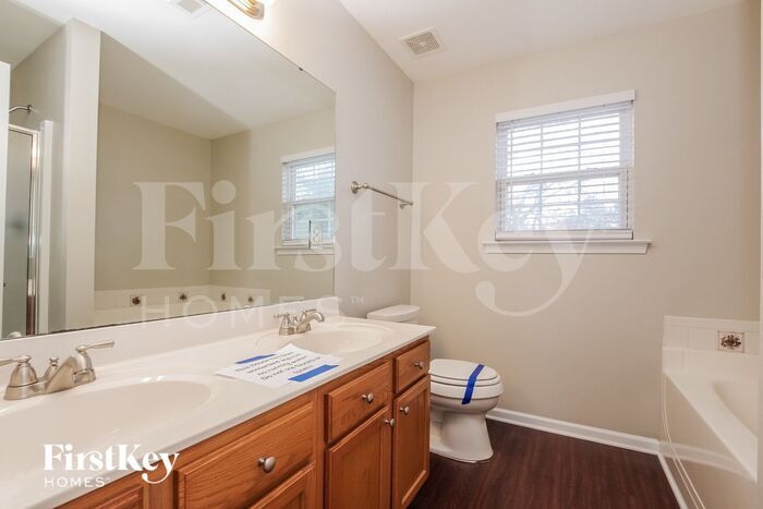 Building Photo - 6214 Forest Pond Dr