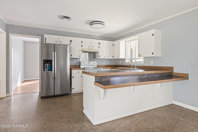 Building Photo - 207 Ashwood Dr