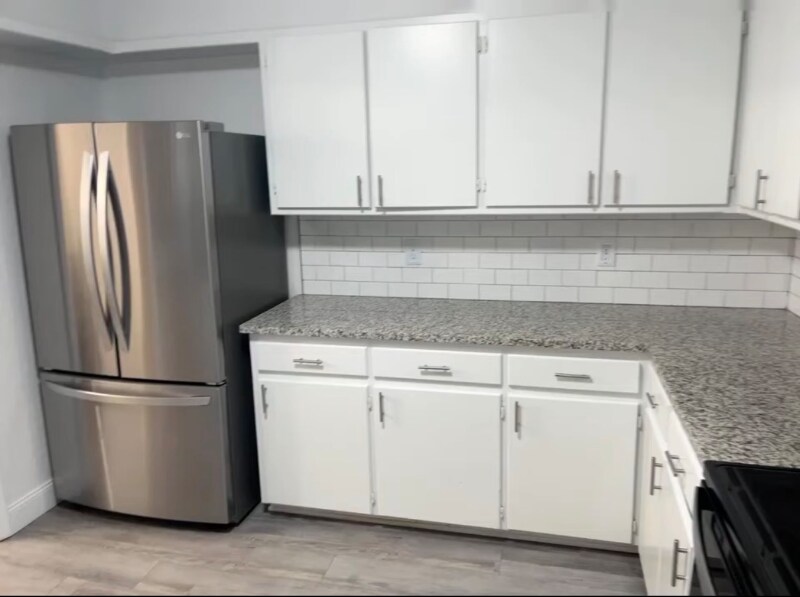 Building Photo - 422 Chartrand Ave