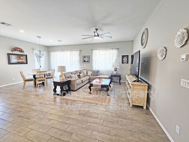 Building Photo - 4901 Fairwood Ct