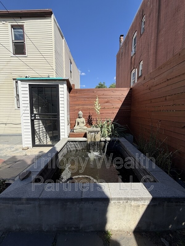 Building Photo - 638 N 5th St