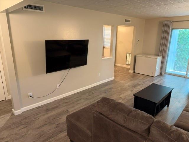 Building Photo - 601 Camelot Dr