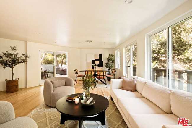 Building Photo - 2701 Jalmia Dr