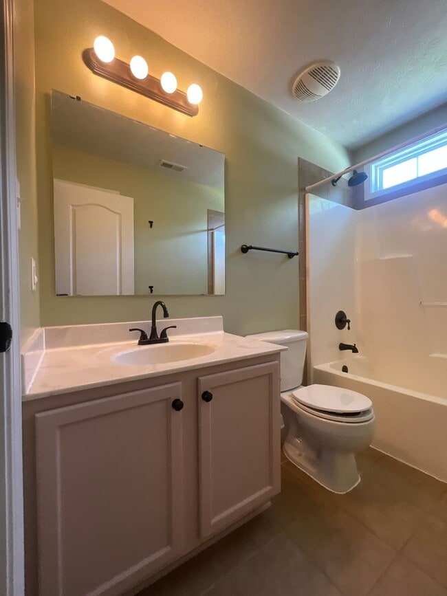 Building Photo - 404 Windover Dr