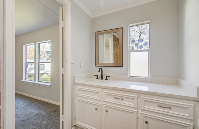 Building Photo - 13419 Commander Cir