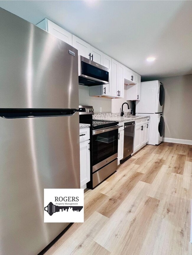 Building Photo - Newly Renovated Studio Apt. - Creedmoor