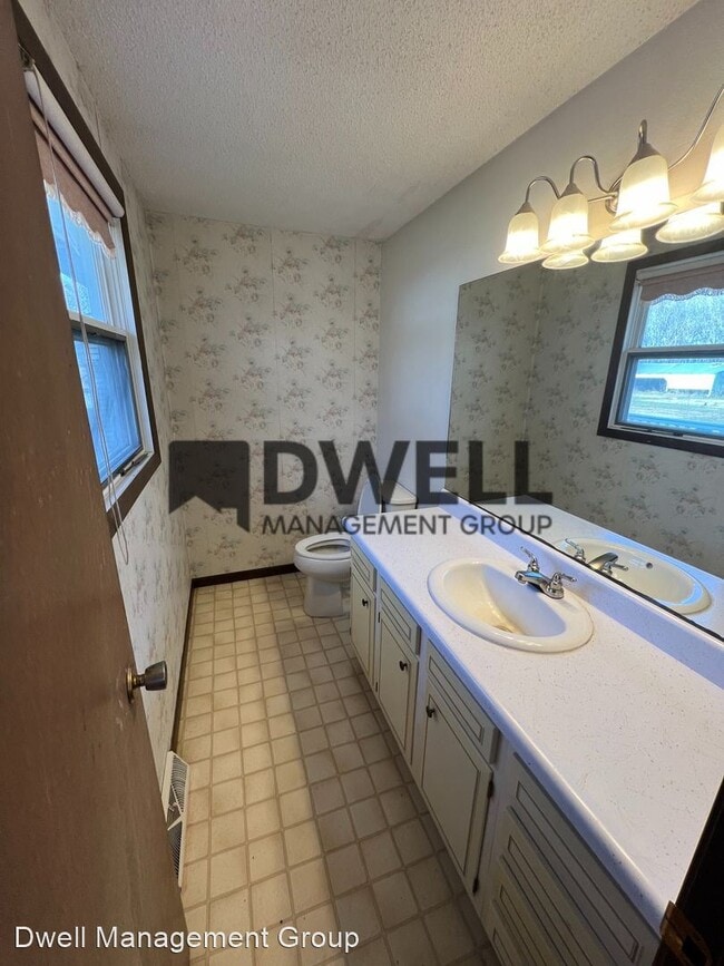 Building Photo - 3 br, 1 bath House - 88846 State Line Rd