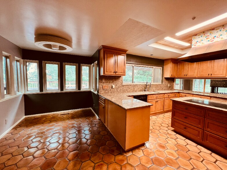 Building Photo - 7757 Country Ln