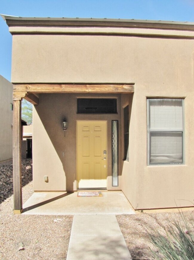Building Photo - 3BR/2BA/2CG, 1518 sq.ft. home in Legends at Valiente centrally located in Sierra Vista, AZ