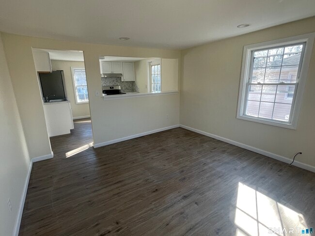 Building Photo - 266 Hebron Ave