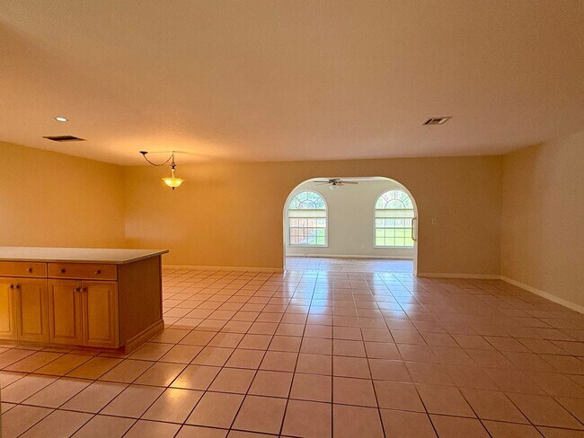 Building Photo - 3/2/2 POOL home in Stuart on 3/4 acre--NO HOA!
