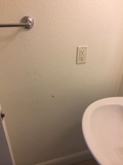 Building Photo - 2328 S Fallbrook Dr