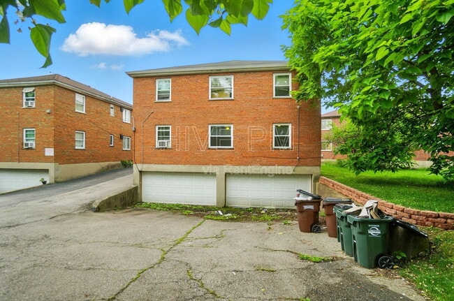 Building Photo - 3926 E Gatewood Ln
