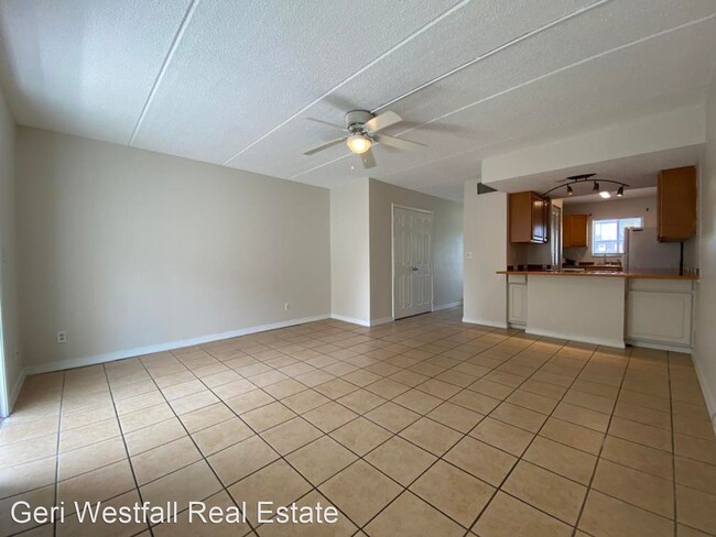 Building Photo - 2 br, 1.5 bath House - 55 Vining Ct. #220