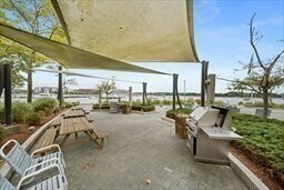 Building Photo - 51 Broad St