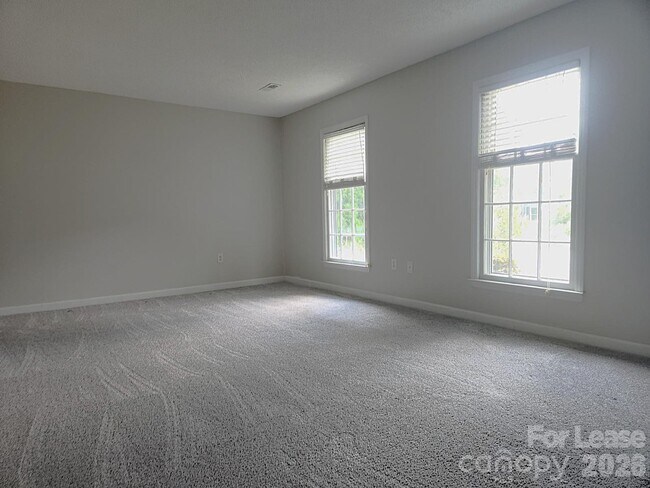 Building Photo - 2022 Glouchester Cir
