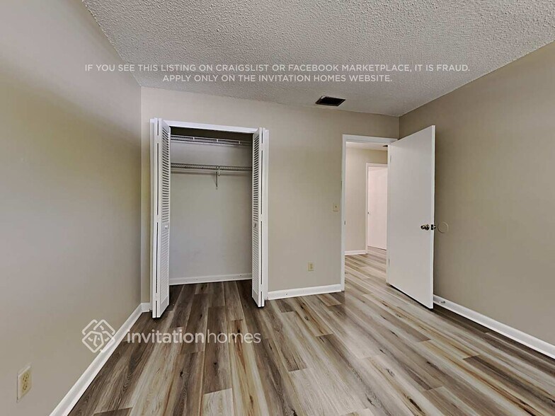 Building Photo - 111 Fox Valley Ct