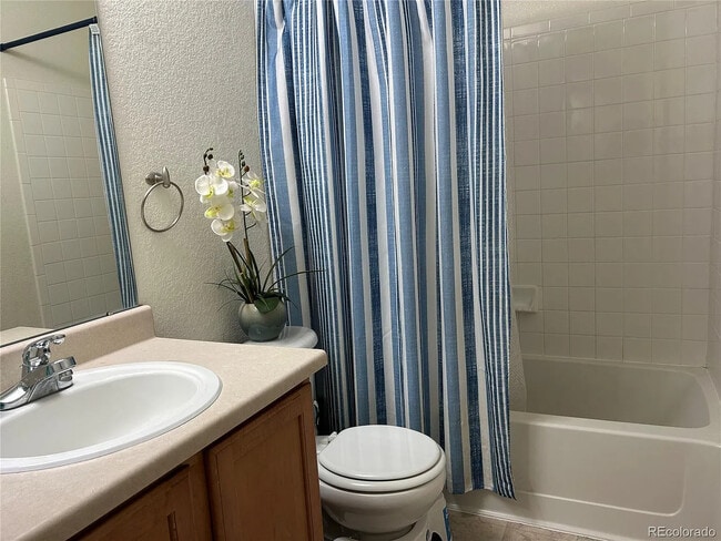 Building Photo - 5776 Biscay St