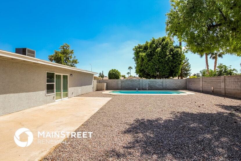 Building Photo - 510 N Tercera Ave