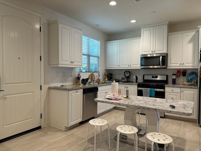 Building Photo - Room for Rent in Stanton-Prime Location