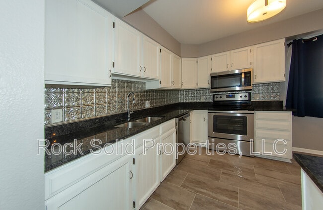 Building Photo - 5450 Atlantic Dr