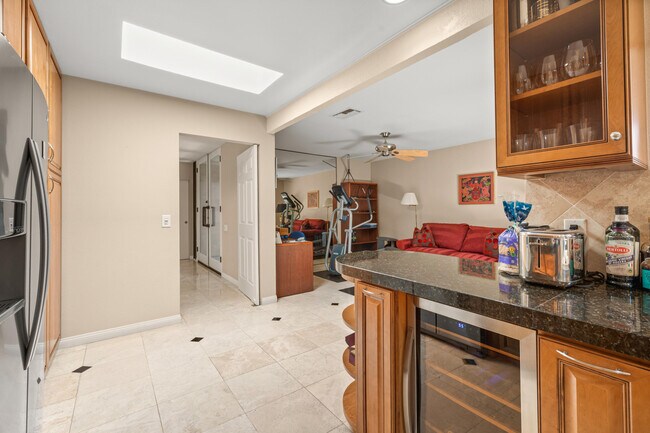 Building Photo - 70520 Gardenia Ct