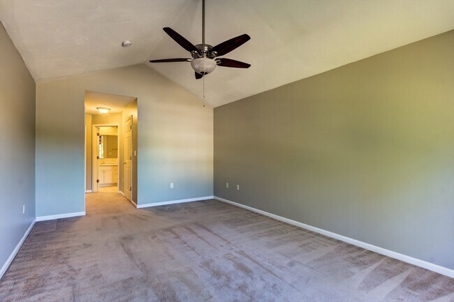 Building Photo - 28 Ptarmigan Dr