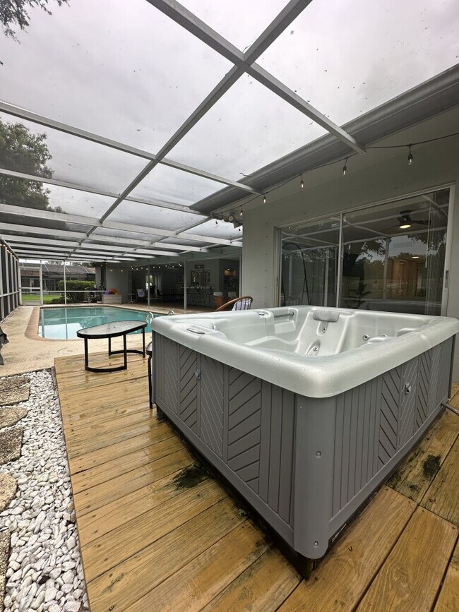 Building Photo - 2780 Landmark Dr