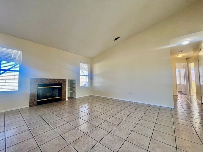 Building Photo - AVAILBLE NOW!! LOVELY 3-bedroom 2 bath Home in Indio!