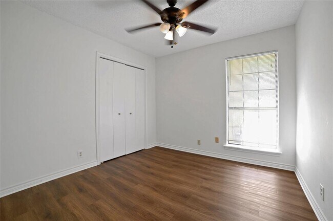 Building Photo - 601 Cedar Ridge Dr