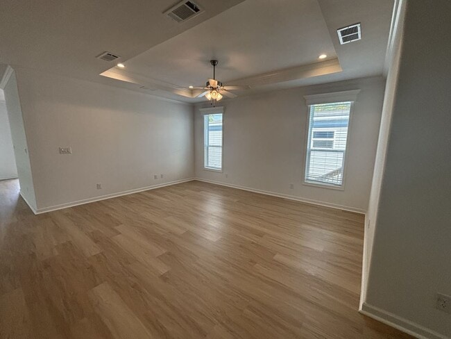 Building Photo - 980 E Nogoya Ave