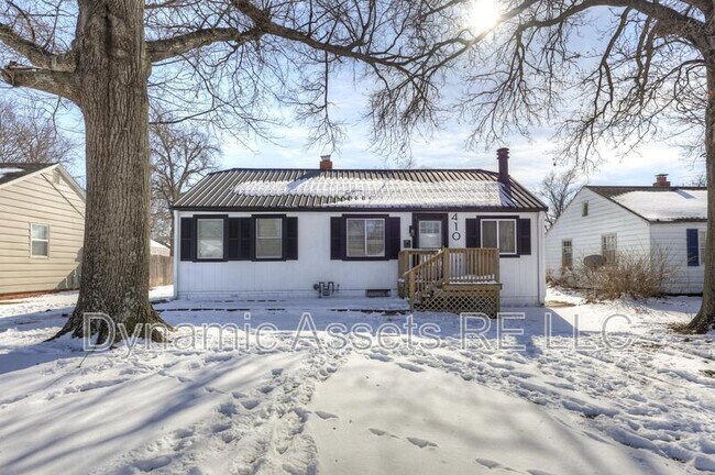 Building Photo - 410 Fieldcrest Dr