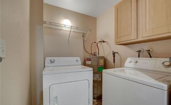 Building Photo - BEAUTIFUL 2 BED 2 BATH CONDO LOCATED ACROS...
