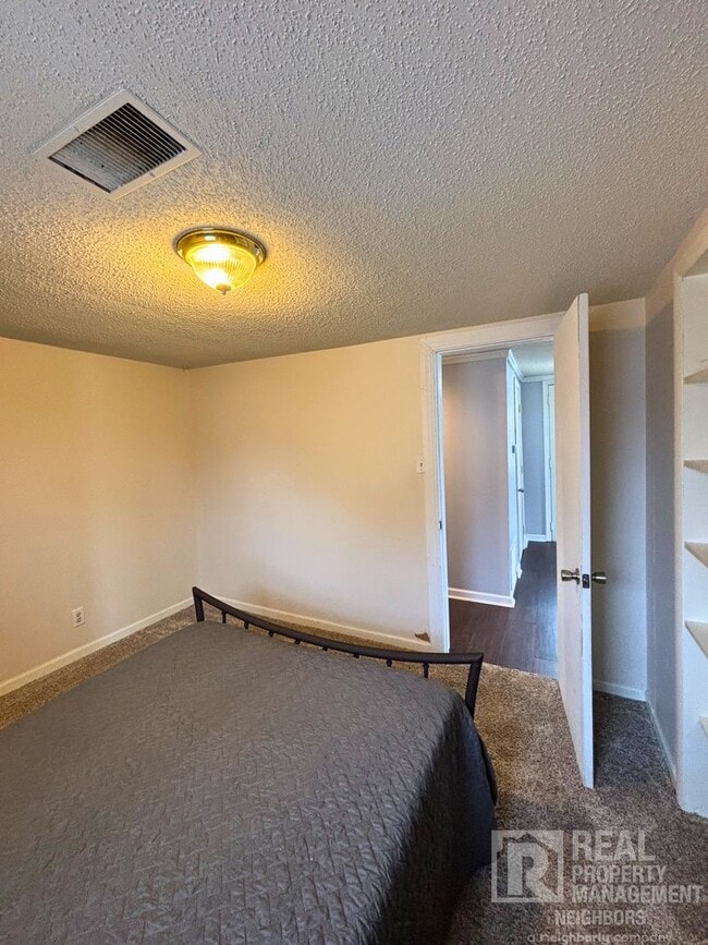 Building Photo - Spacious 2 Bed, 1 Bath Home in Alto, MI