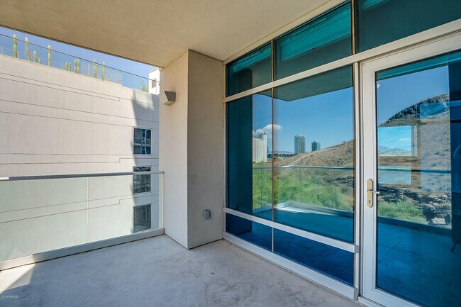 Building Photo - 140 E Rio Salado Pkwy