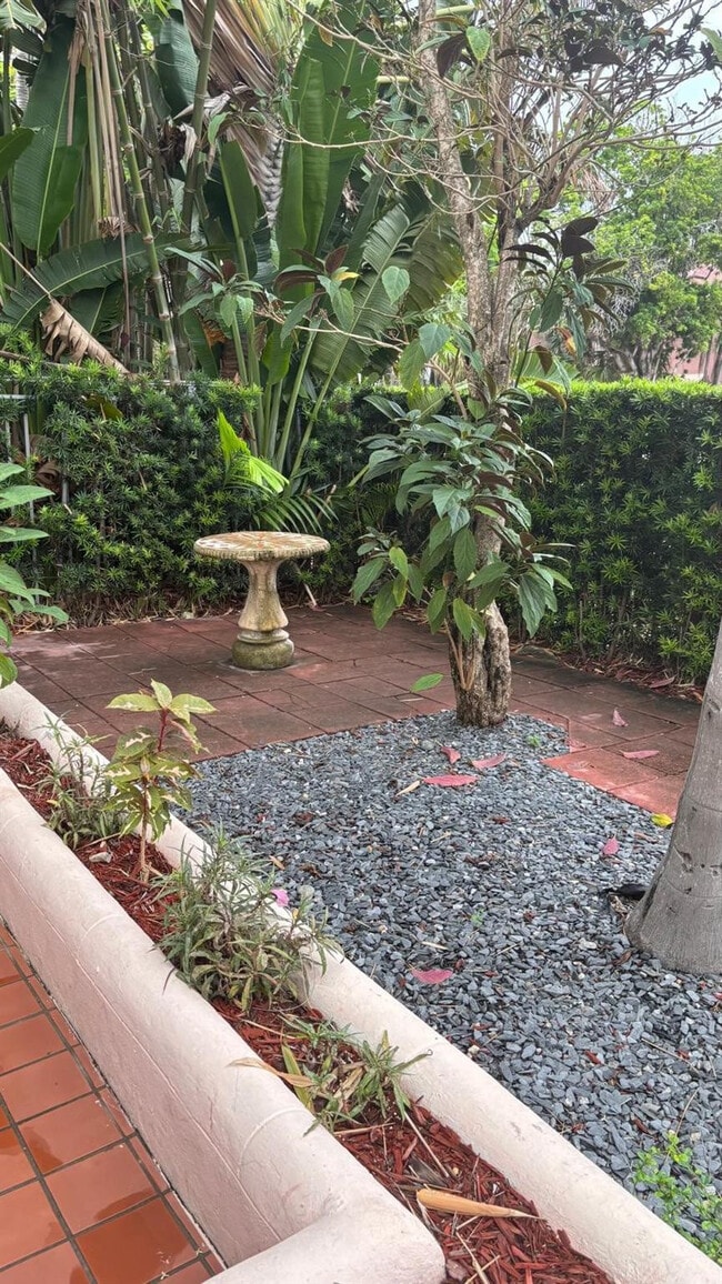 Building Photo - 1320 Drexel Ave