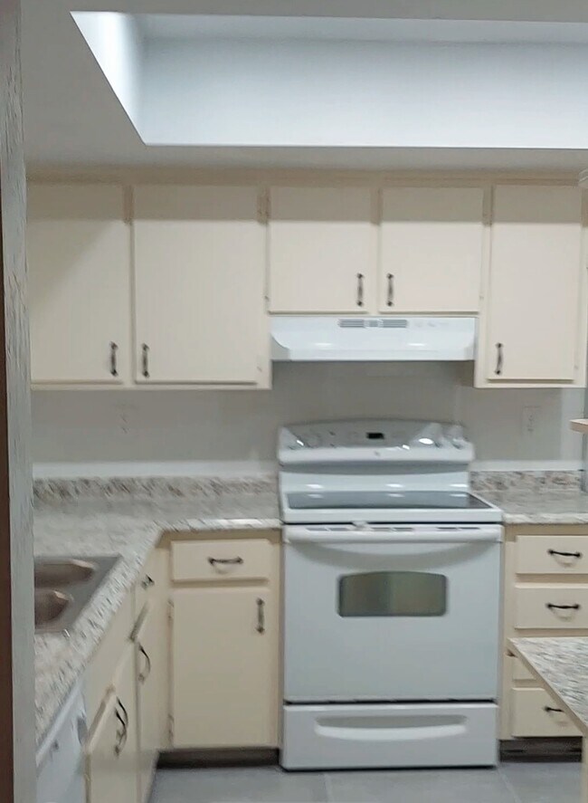 Building Photo - 3648 Boca Ciega Dr