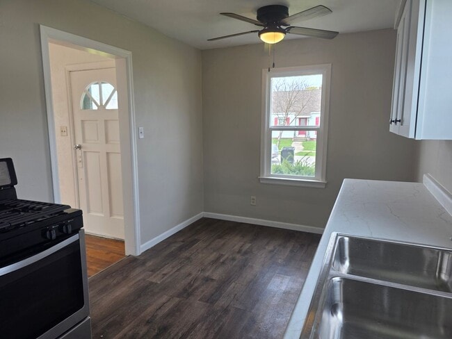 Building Photo - Updated 2-Bedroom, 1-Bathroom Home with Garage – $1,350/Month | Accepting Section 8