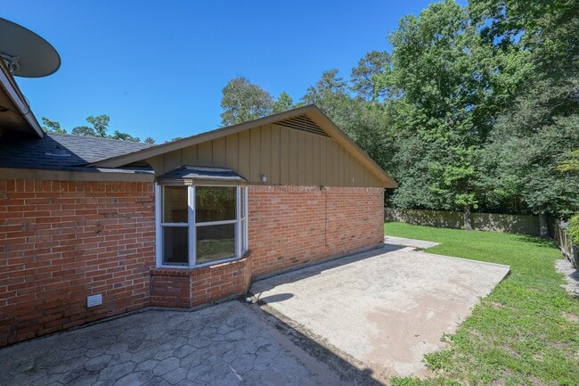 Building Photo - 25747 Timber Lakes Dr